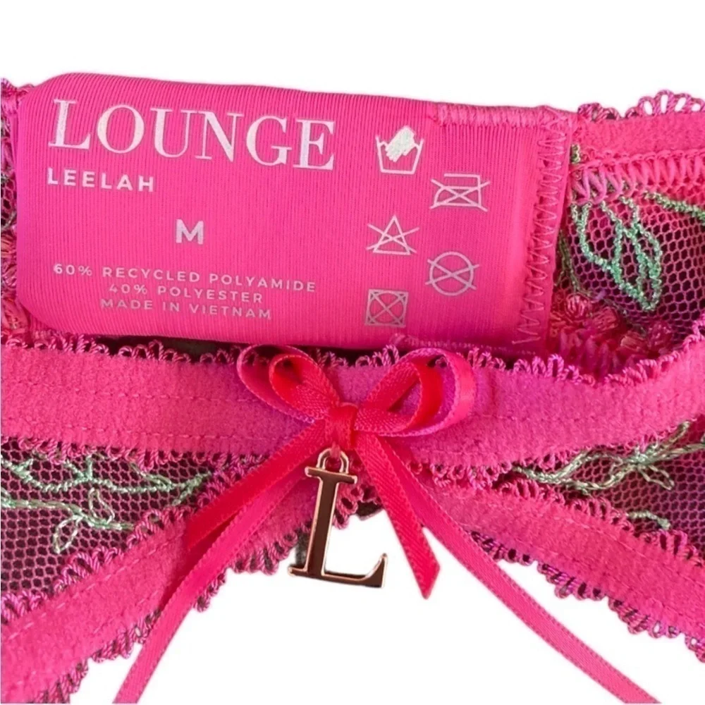 NWT LOUNGE Leelah Bra and matching garter Set Hot Pink Lace Embroidered